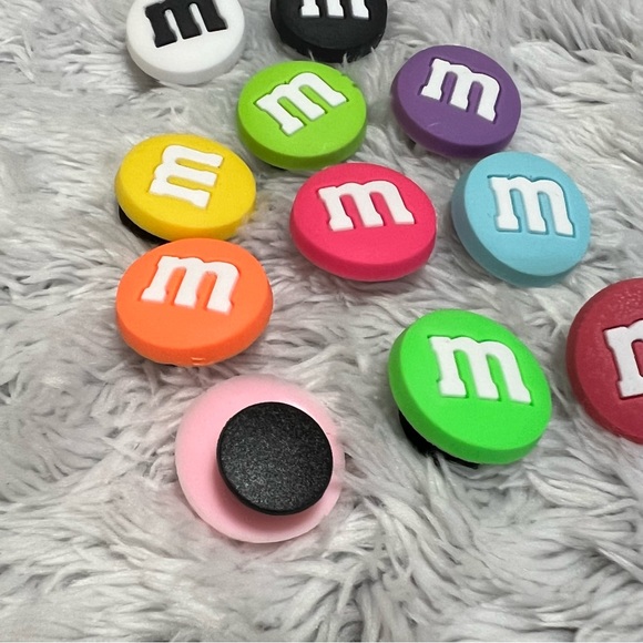 M&M’s Charms for Crocs 11 pcs - Picture 2 of 4